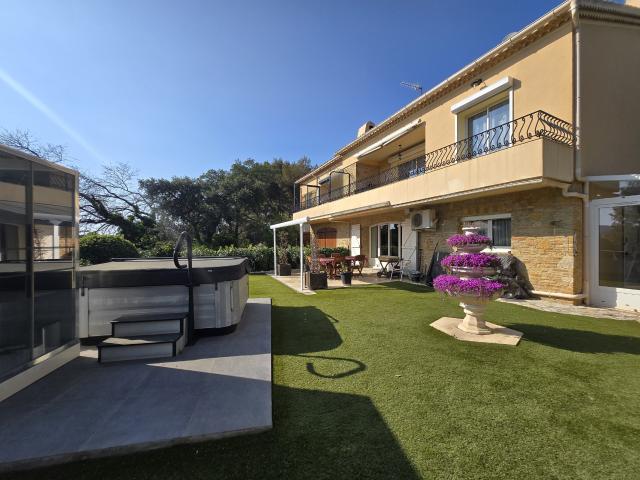 Maison 9 pièces 210 m²