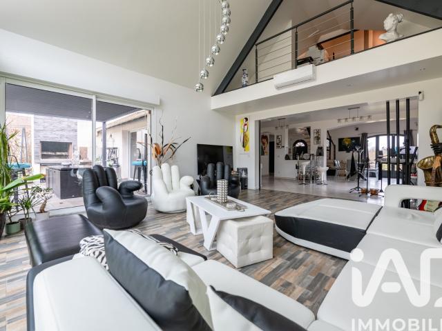 Maison 9 pièces 210 m²
