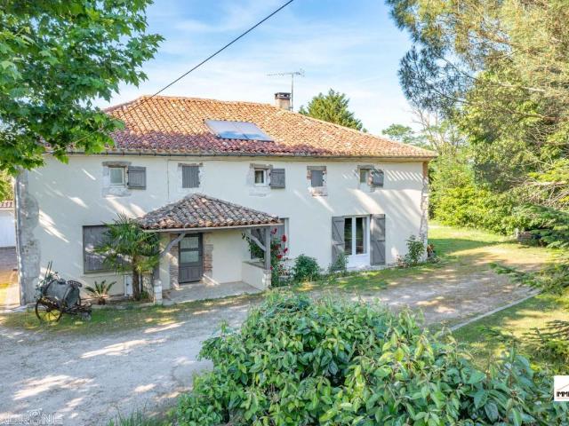Maison 9 pièces 210 m²
