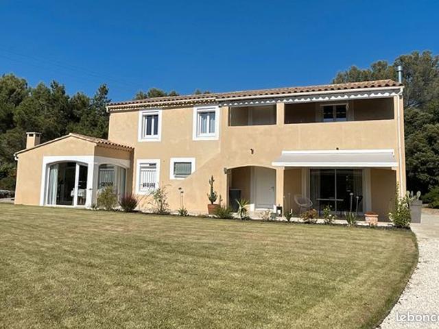 Maison 9 pièces 210 m²