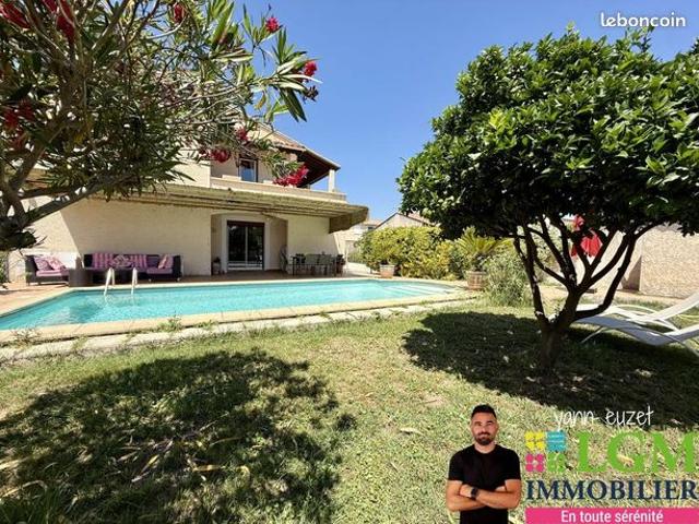 Maison 9 pièces 210 m²
