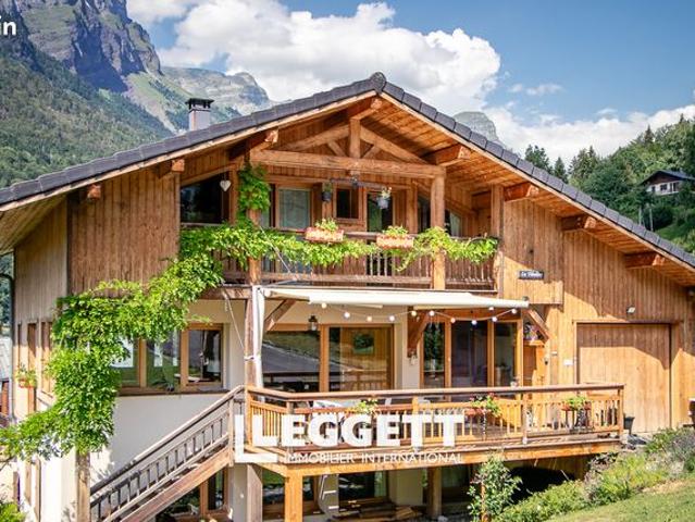 Maison 9 pièces 220 m²
