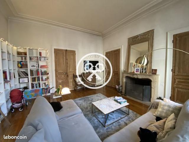Maison 9 pièces 280 m²