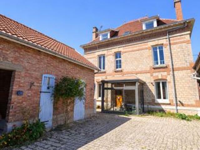 Maison 9 pièces 210 m²