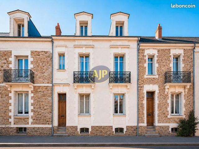 Maison 9 pièces 210 m²