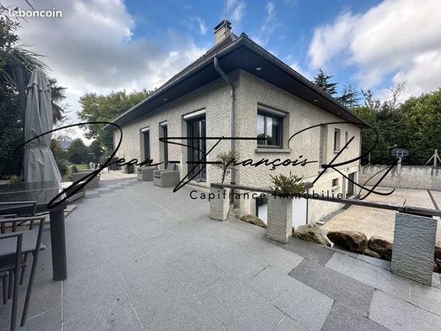 Maison 9 pièces 210 m²