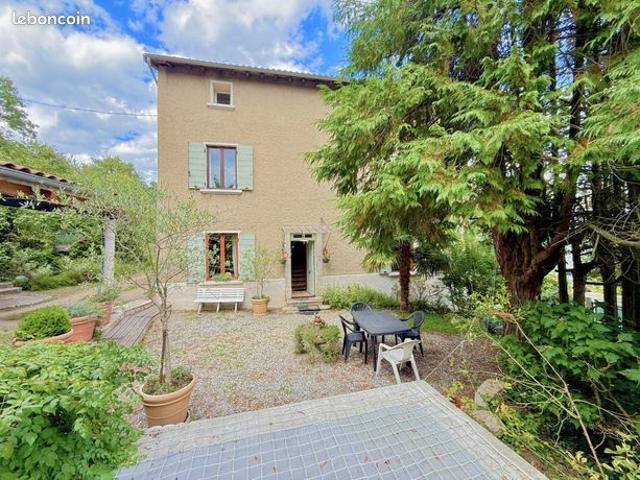 Maison 9 pièces 210 m²