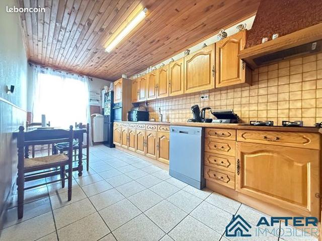 Maison 9 pièces 210 m²