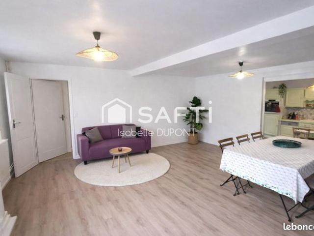 Maison 9 pièces 210 m²