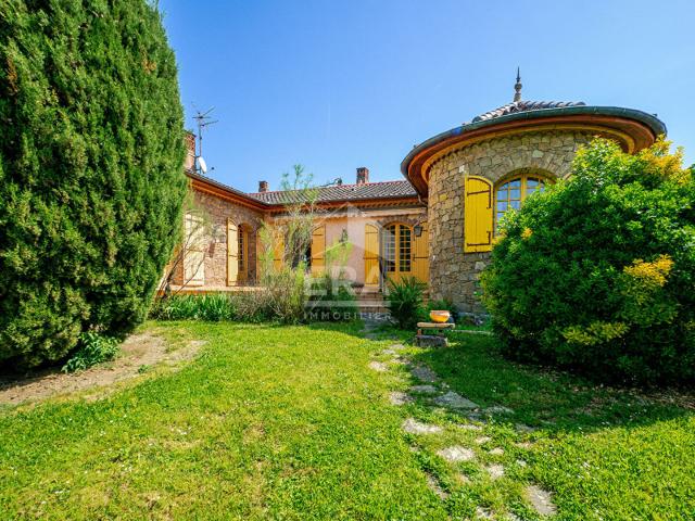 Maison 9 pièces 210 m²