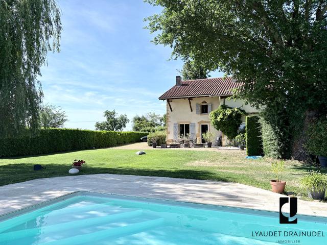 Maison 9 pièces 210 m²