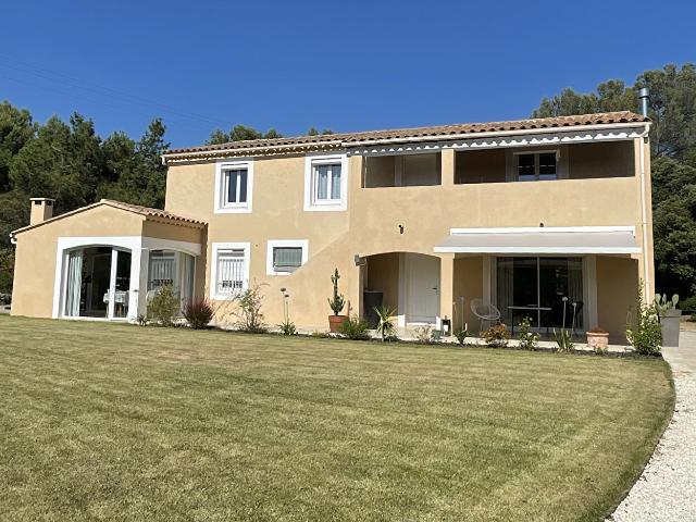 Maison 9 pièces 210 m²
