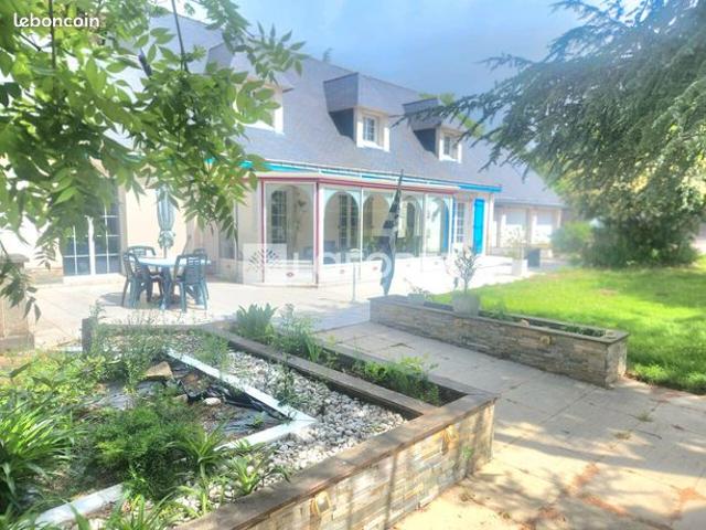 Maison 9 pièces 210 m²