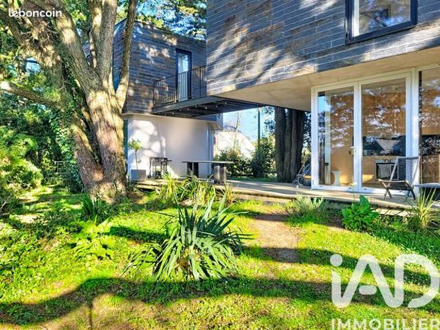 Maison 9 pièces 210 m²