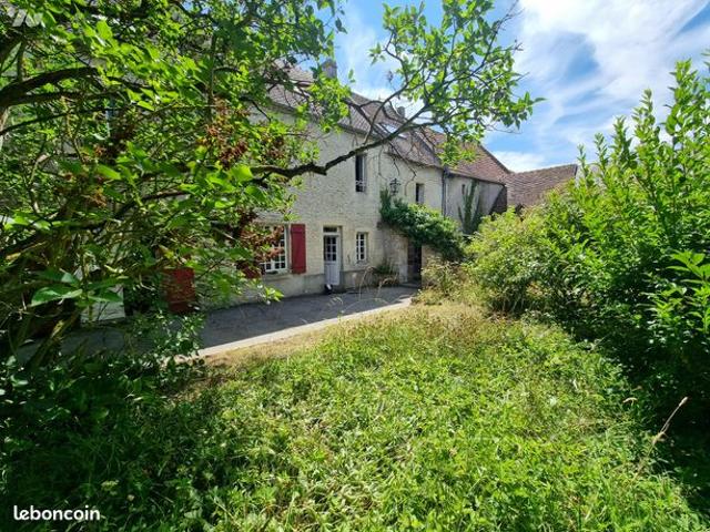 Maison 9 pièces 210 m²