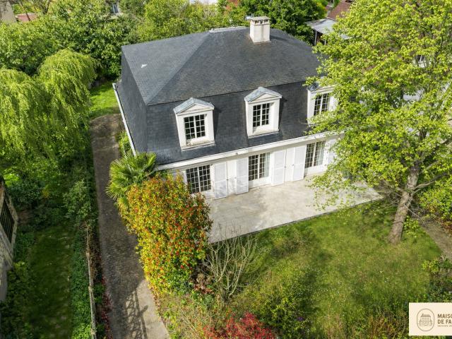 Maison 9 pièces 210 m²