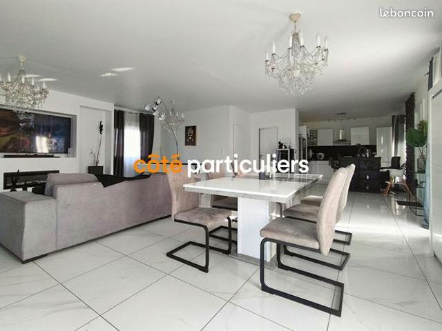 Maison 9 pièces 210 m²