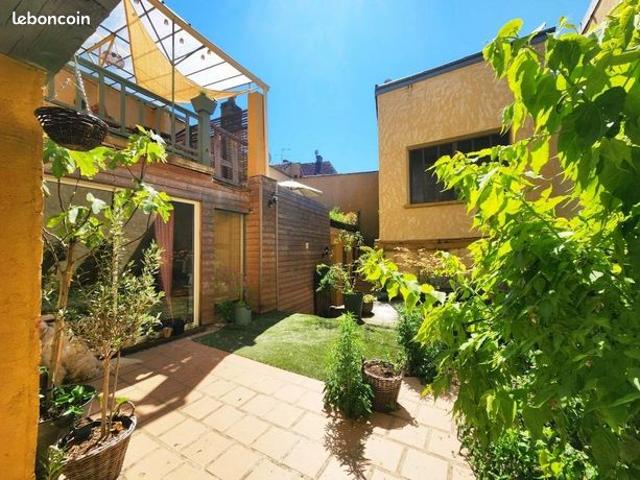 Maison 9 pièces 210 m²
