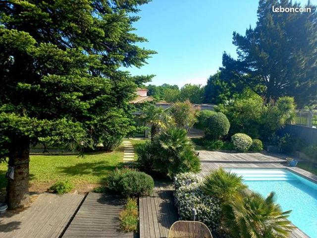 Maison 9 pièces 210 m²