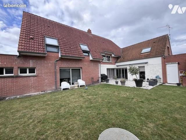 Maison 9 pièces 210 m²