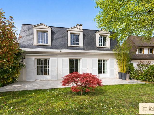 Maison 9 pièces 210 m²