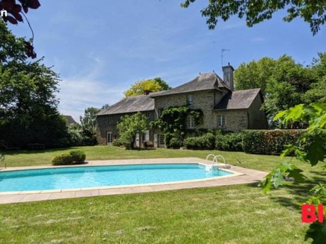Maison 9 pièces 211 m²
