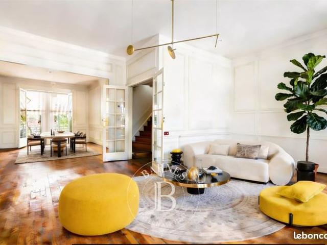 Maison 9 pièces 211 m²