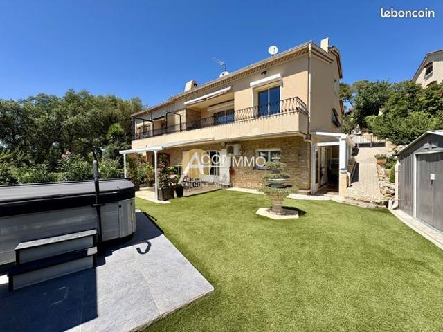 Maison 9 pièces 211 m²