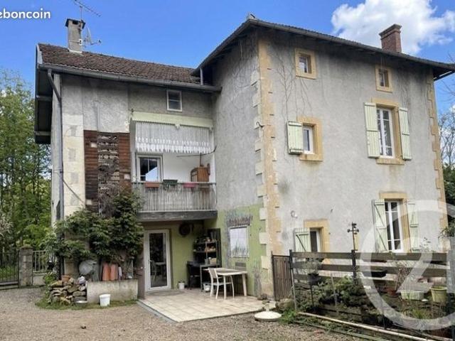 Maison 9 pièces 211 m²