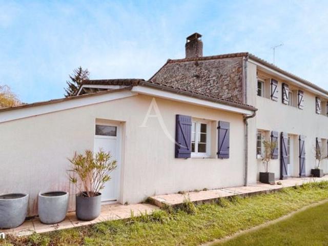 Maison 9 pièces 211 m²