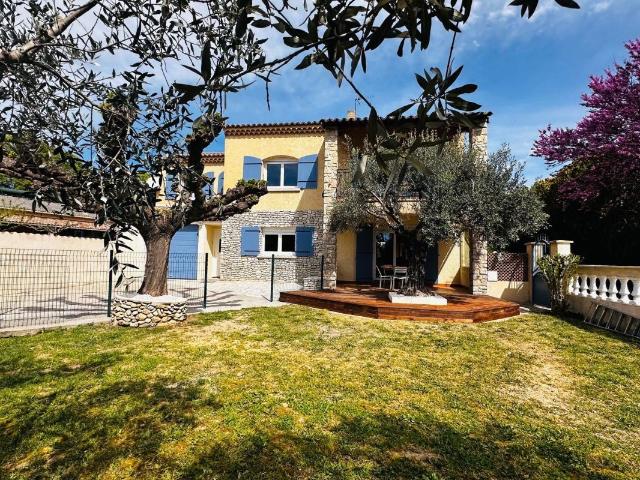 Maison 9 pièces 211 m²