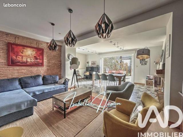 Maison 9 pièces 212 m²