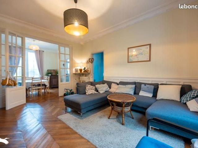 Maison 9 pièces 212 m²
