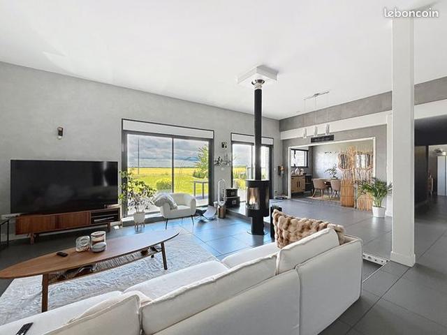 Maison 9 pièces 212 m²