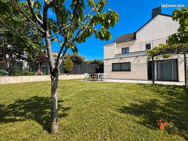 Maison 9 pièces 212 m²