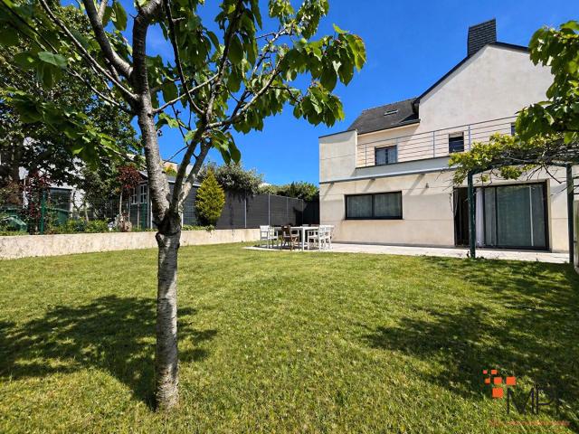 Maison 9 pièces 212 m²