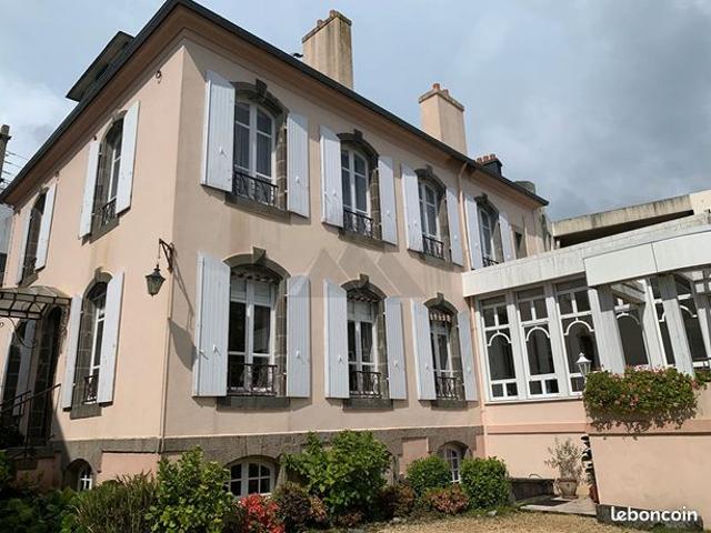 Maison 9 pièces 212 m²