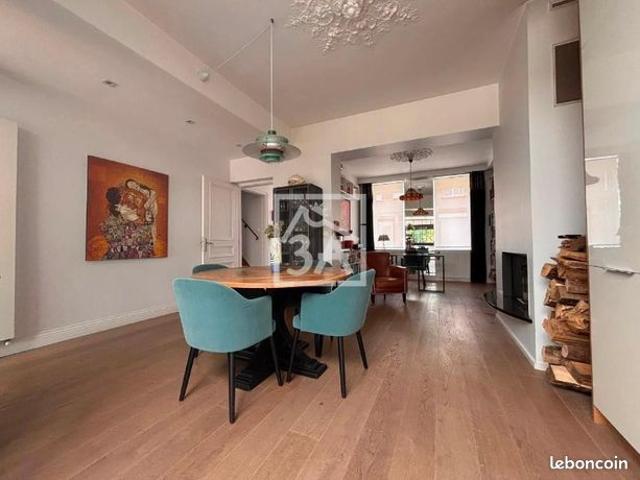 Maison 9 pièces 213 m²