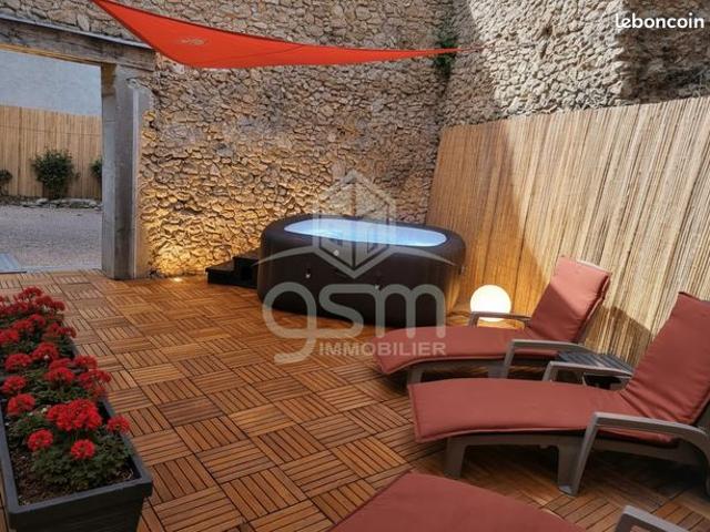 Maison 9 pièces 213 m²