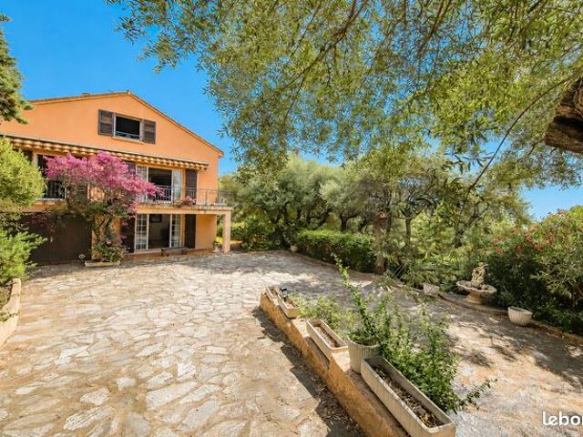 Maison 9 pièces 224 m²