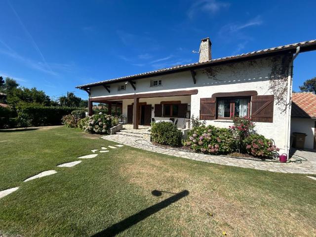 Maison 9 pièces 225 m²