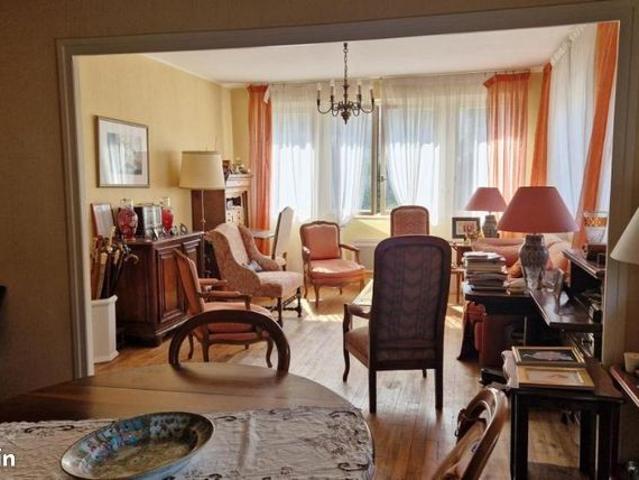 Maison 9 pièces 225 m²