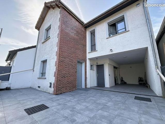 Maison 9 pièces 225 m²