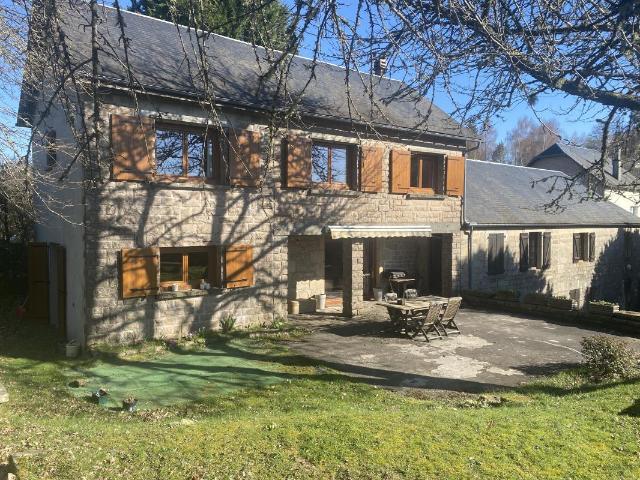 Maison 9 pièces 225 m²