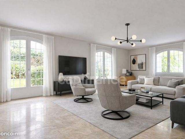 Maison 9 pièces 225 m²