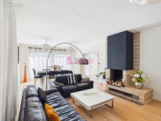 Maison 9 pièces 225 m²
