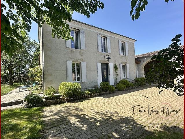 Maison 9 pièces 225 m²