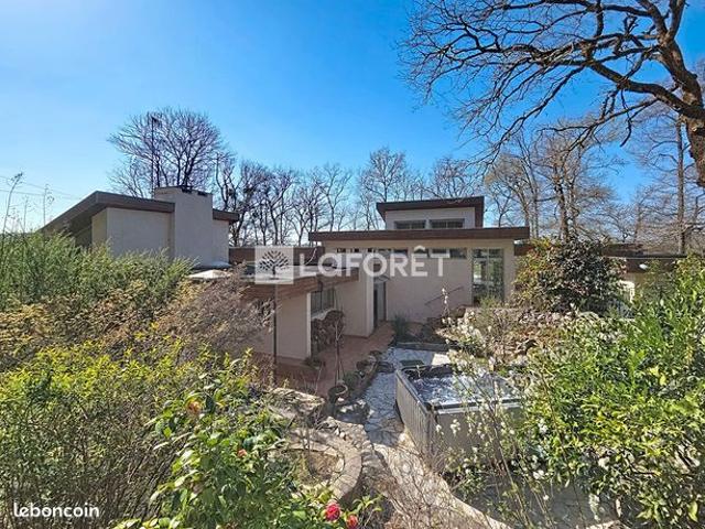 Maison 9 pièces 225 m²