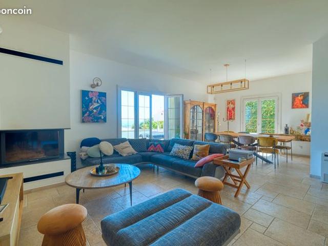 Maison 9 pièces 225 m²