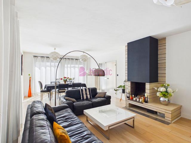 Maison 9 pièces 225 m²